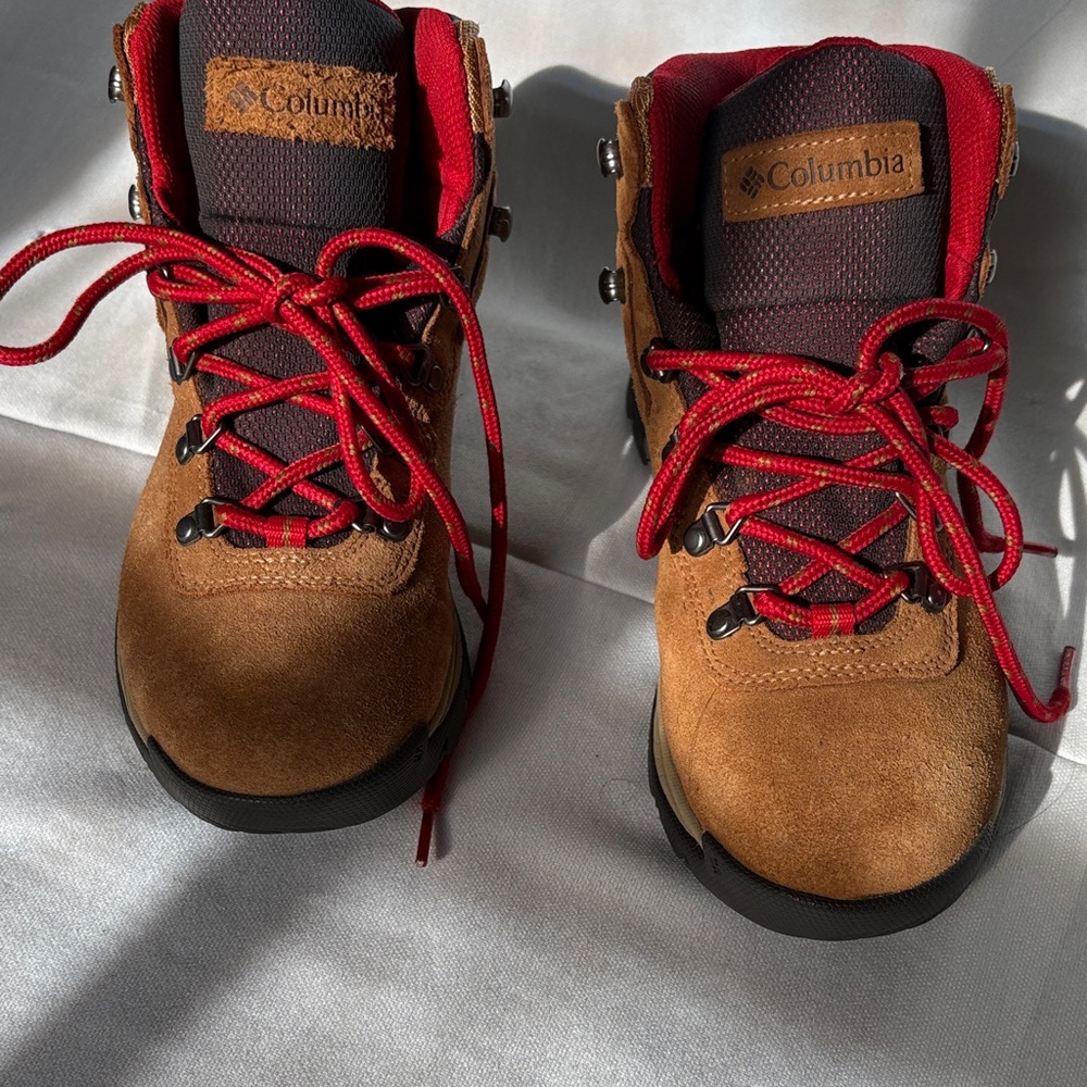Columbia Tan Boots with Red Accents